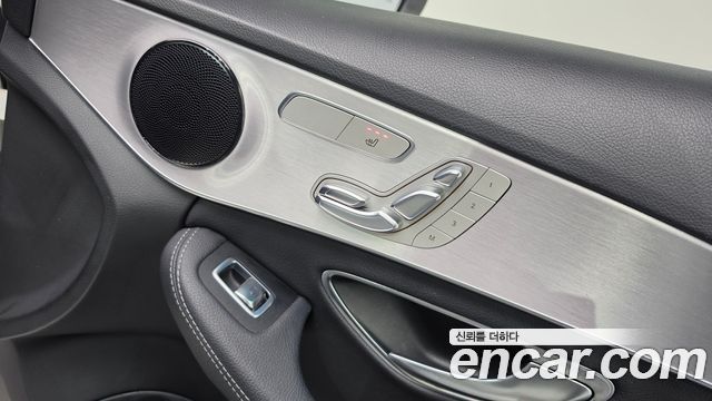 Mercedes-Benz C-Class 2017 — photo 12