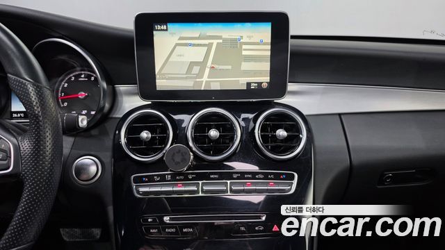 Mercedes-Benz C-Class 2017 — photo 13