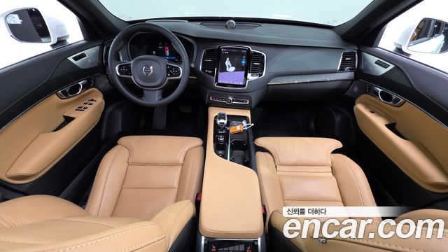 Volvo XC90 2023 — photo 10