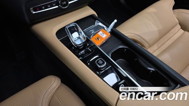 Volvo XC90 2023 — photo 12