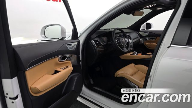 Volvo XC90 2023 — photo 13