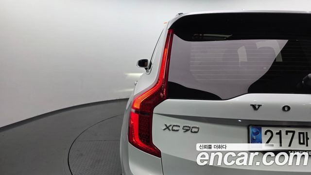 Volvo XC90 2023 — photo 9