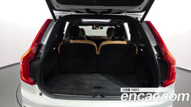 Volvo XC90 2023 — photo 33