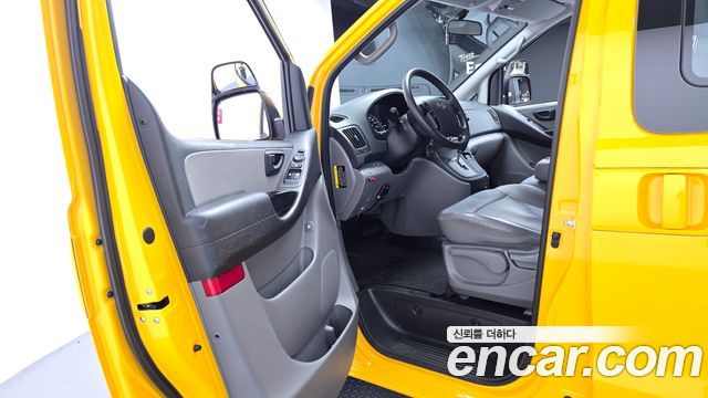 Hyundai Starex 2019 — photo 10