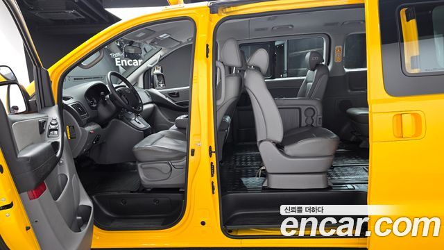 Hyundai Starex 2019 — photo 12