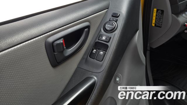 Hyundai Starex 2019 — photo 15