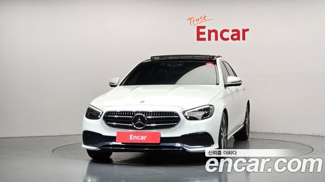 Mercedes-Benz E-Class 2023 — photo 3