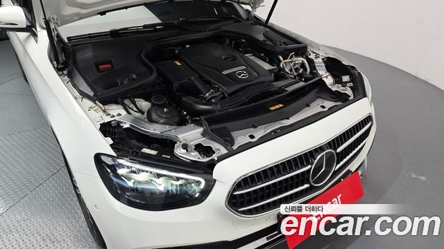 Mercedes-Benz E-Class 2023 — photo 6
