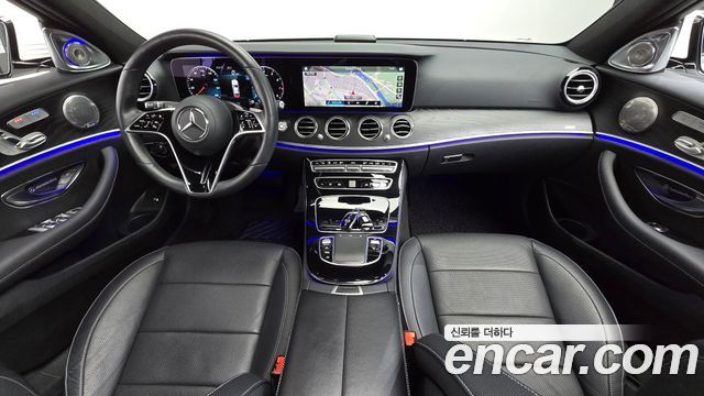 Mercedes-Benz E-Class 2023 — photo 7