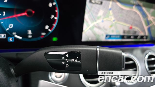 Mercedes-Benz E-Class 2023 — photo 9