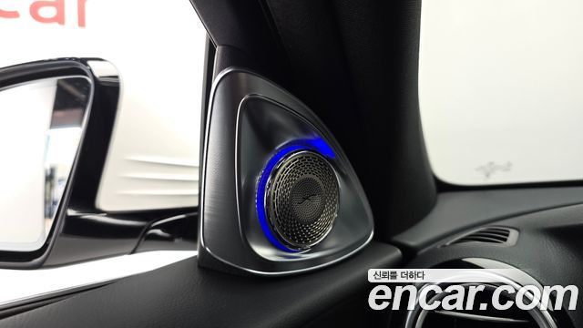 Mercedes-Benz E-Class 2023 — photo 20