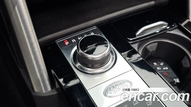 Land Rover Discovery 2020 — photo 12