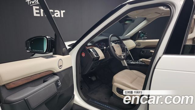 Land Rover Discovery 2020 — photo 13