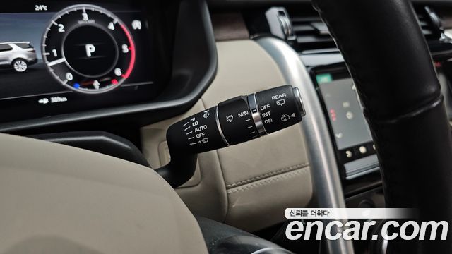 Land Rover Discovery 2020 — photo 24