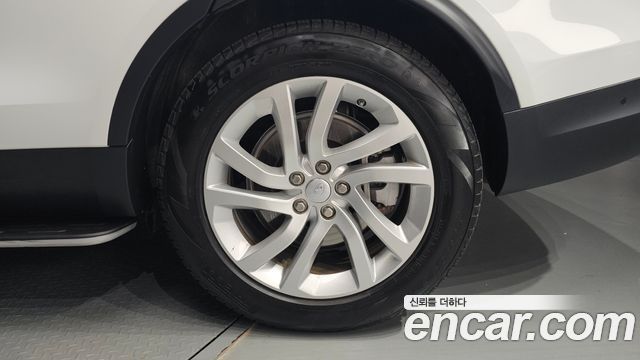 Land Rover Discovery 2020 — photo 7