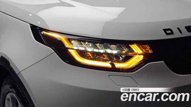 Land Rover Discovery 2020 — photo 8