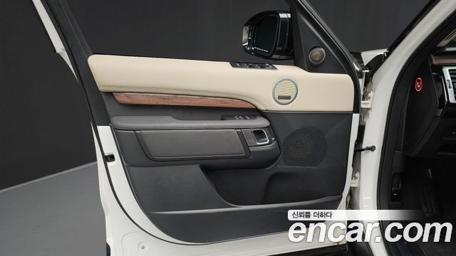 Land Rover Discovery 2020 — photo 14