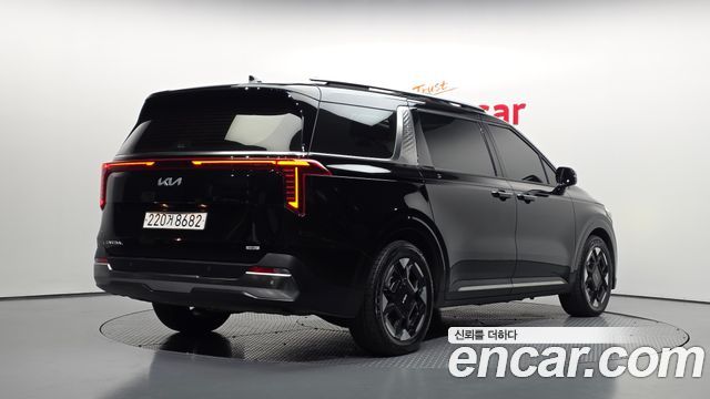 Kia Canival 2025 — photo 2