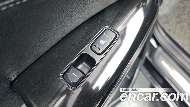 Kia K7 2016 — photo 17