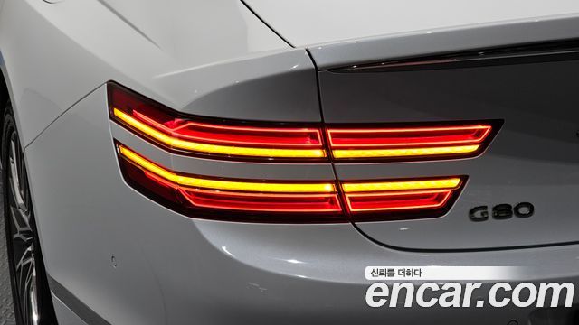 Genesis G80 2022 — photo 9