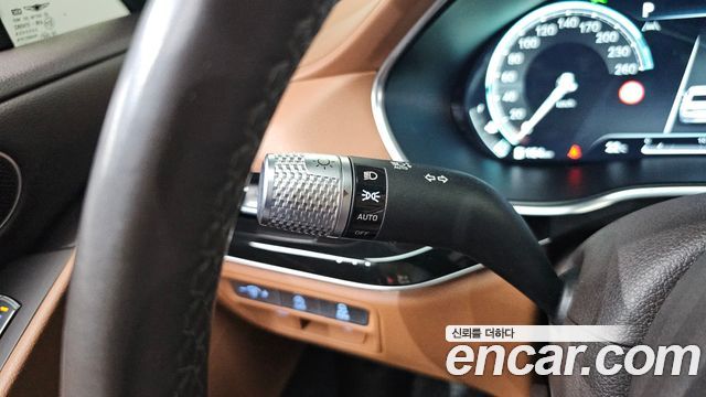 Genesis G80 2022 — photo 30