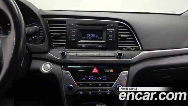 Hyundai AVANTE 2016 — photo 14