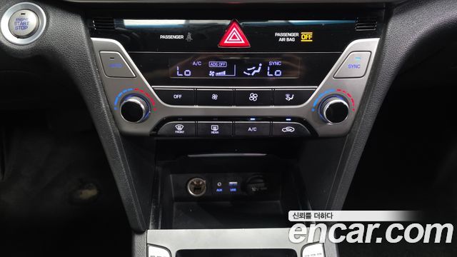 Hyundai AVANTE 2016 — photo 16