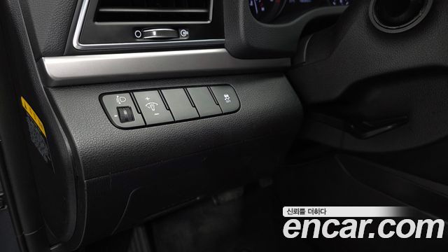 Hyundai AVANTE 2016 — photo 18