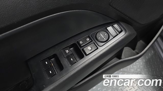 Hyundai AVANTE 2016 — photo 19