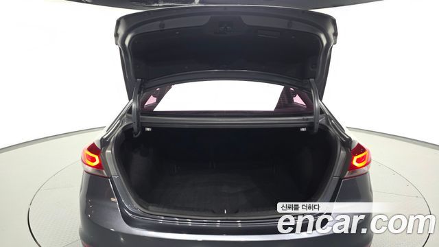 Hyundai AVANTE 2016 — photo 20