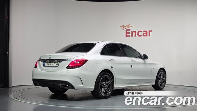 Mercedes-Benz C-Class 2020 — photo 2