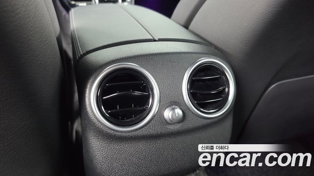 Mercedes-Benz C-Class 2020 — photo 25