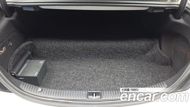 Mercedes-Benz C-Class 2020 — photo 26