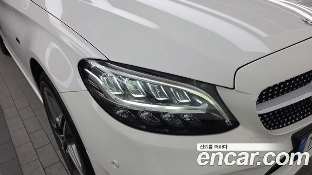 Mercedes-Benz C-Class 2020 — photo 8
