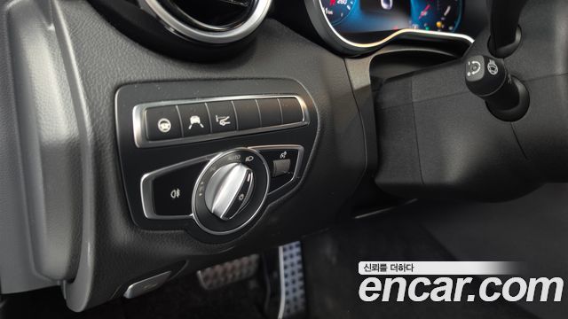 Mercedes-Benz C-Class 2020 — photo 32