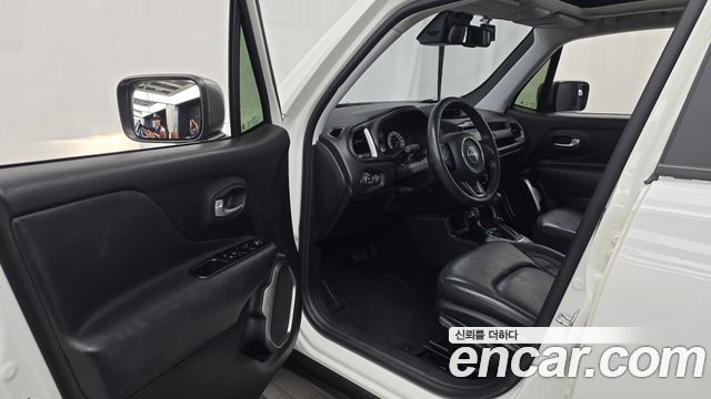 Jeep Renegade 2019 — photo 13