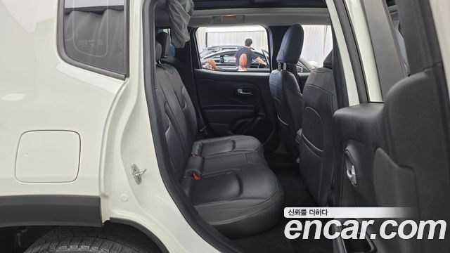 Jeep Renegade 2019 — photo 17