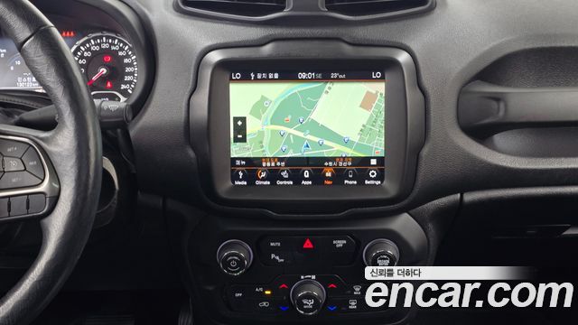 Jeep Renegade 2019 — photo 18