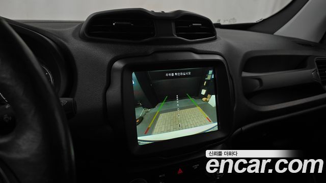 Jeep Renegade 2019 — photo 21