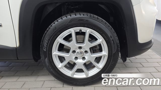 Jeep Renegade 2019 — photo 7