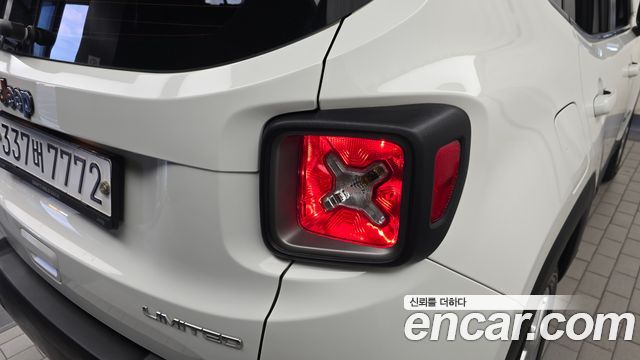 Jeep Renegade 2019 — photo 9