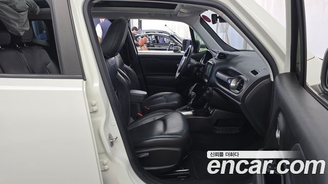 Jeep Renegade 2019 — photo 16