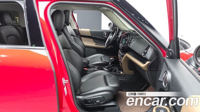 Mini Countryman 2018 — photo 11