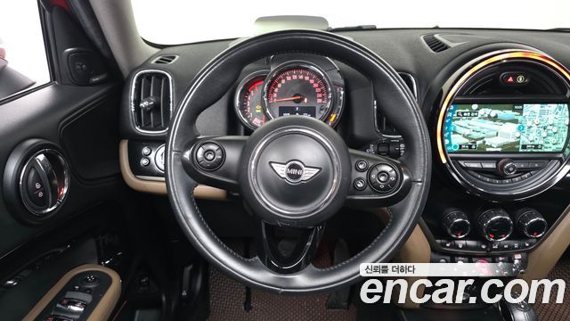 Mini Countryman 2018 — photo 13