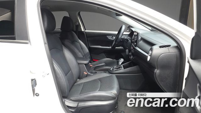 Kia K3 2022 — photo 17