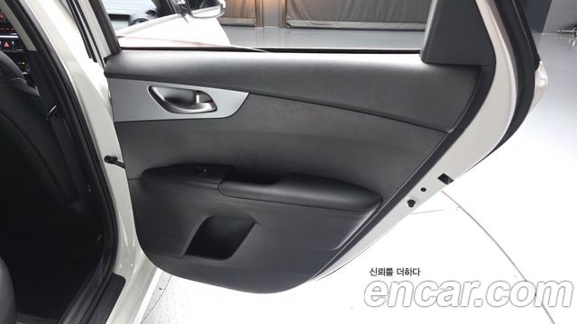 Kia K3 2022 — photo 15
