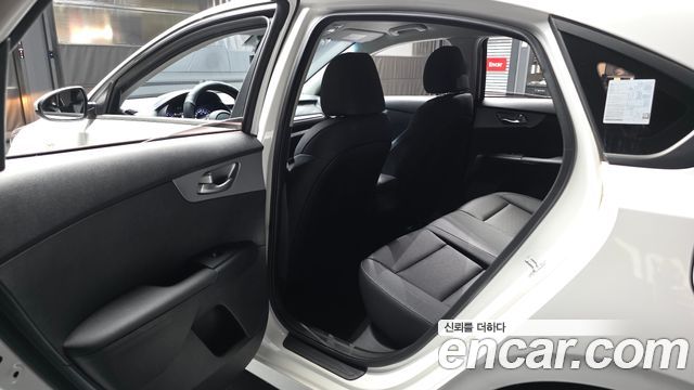 Kia K3 2022 — photo 16