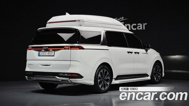Kia Canival 2023 — photo 2