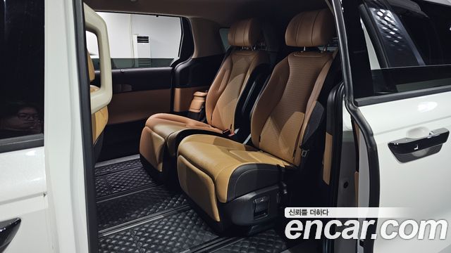 Kia Canival 2023 — photo 11