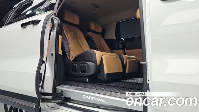 Kia Canival 2023 — photo 17